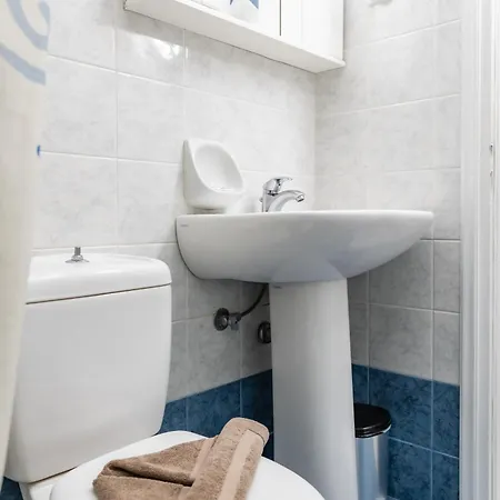 Depis & Daire Naxos City