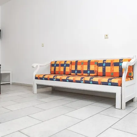 Daire Depis & Naxos City