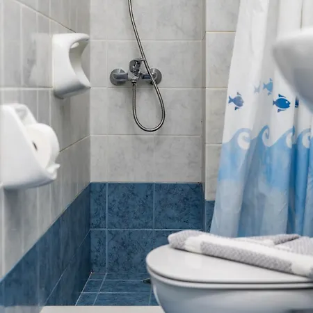 アパート Depis & *