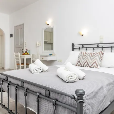 Depis & * Naxos City